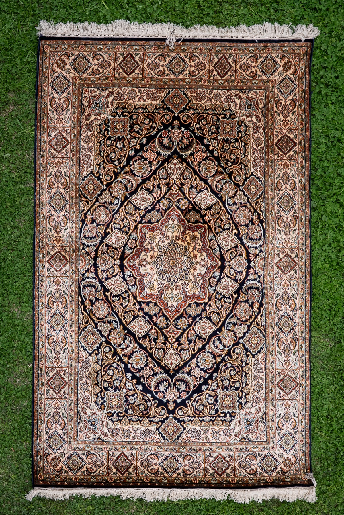 2.5ft x 4ft Midnight Heritage Medallion: Hand Knotted Mulberry silk on silk Kashmiri Carpet