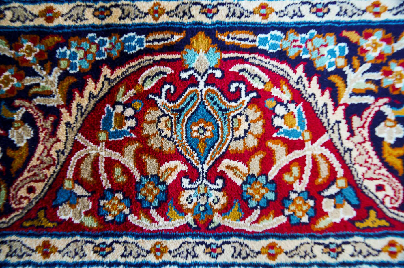 Pure Silk Kashmiri Carpet 4ft * 6ft (48" * 72")