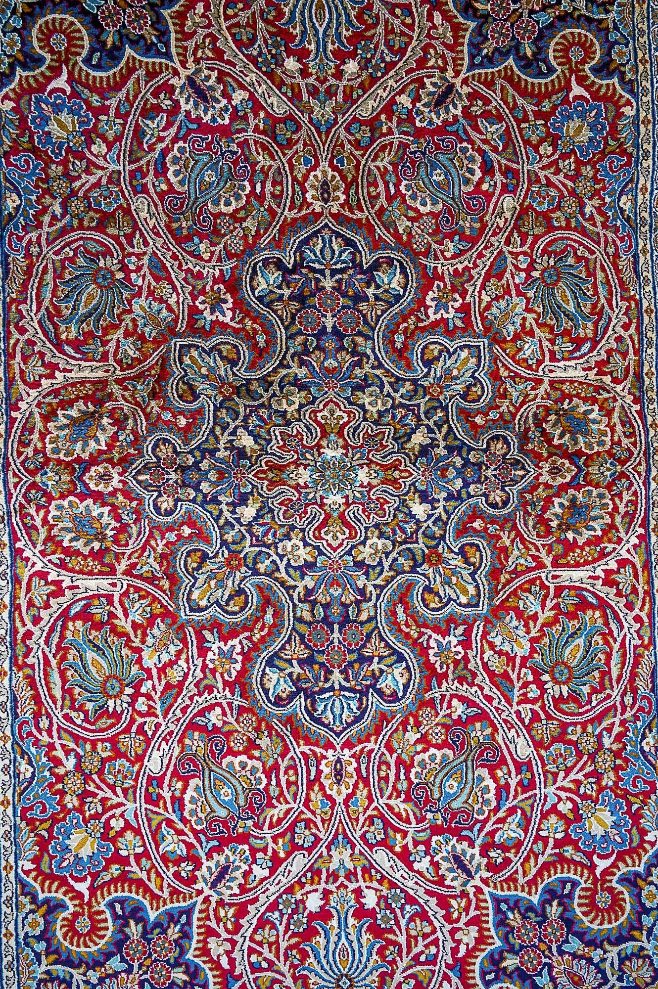 Pure Silk Kashmiri Carpet 4ft * 6ft (48" * 72")