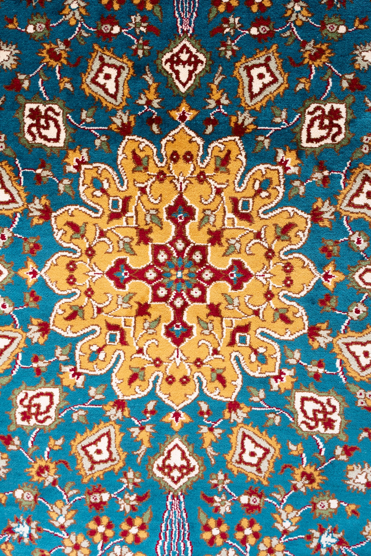 2.5ft x 4ft: Hand Knotted Mulberry silk on silk Kashmiri Carpet