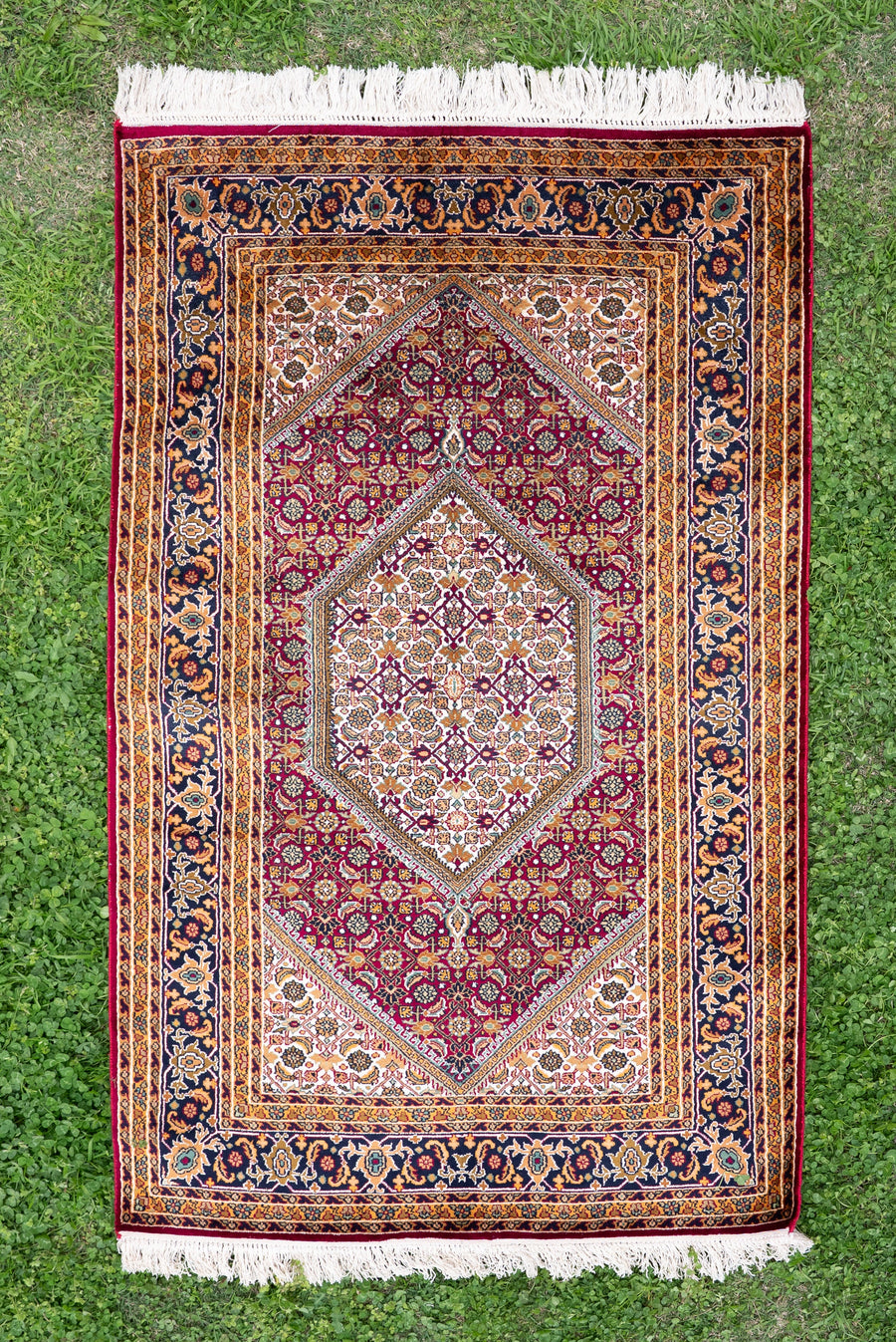 2.5ft x 4ft: Hand Knotted Mulberry silk on silk Kashmiri Carpet