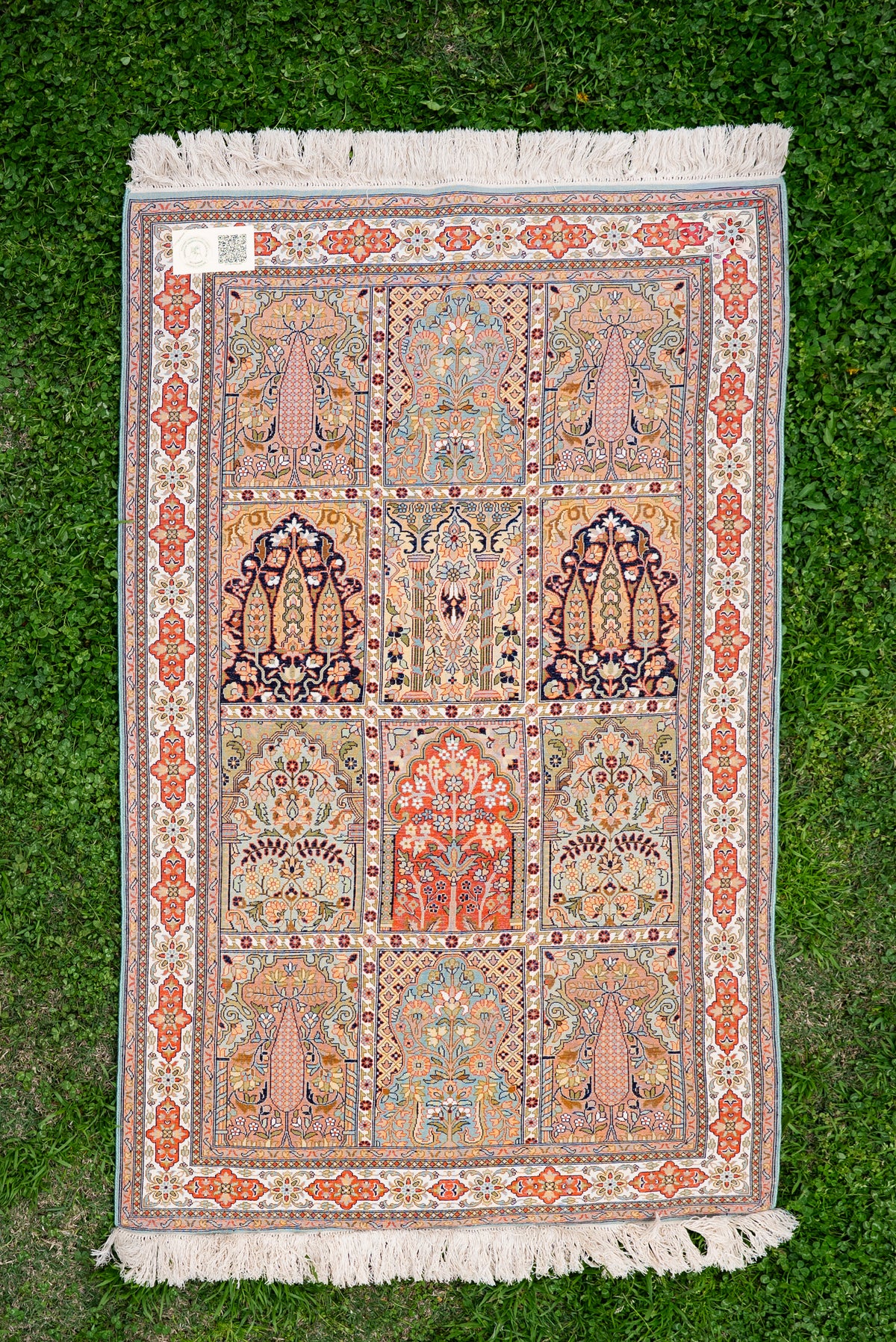 2.5ft x 4ft: Hand Knotted Mulberry silk on silk Kashmiri Carpet