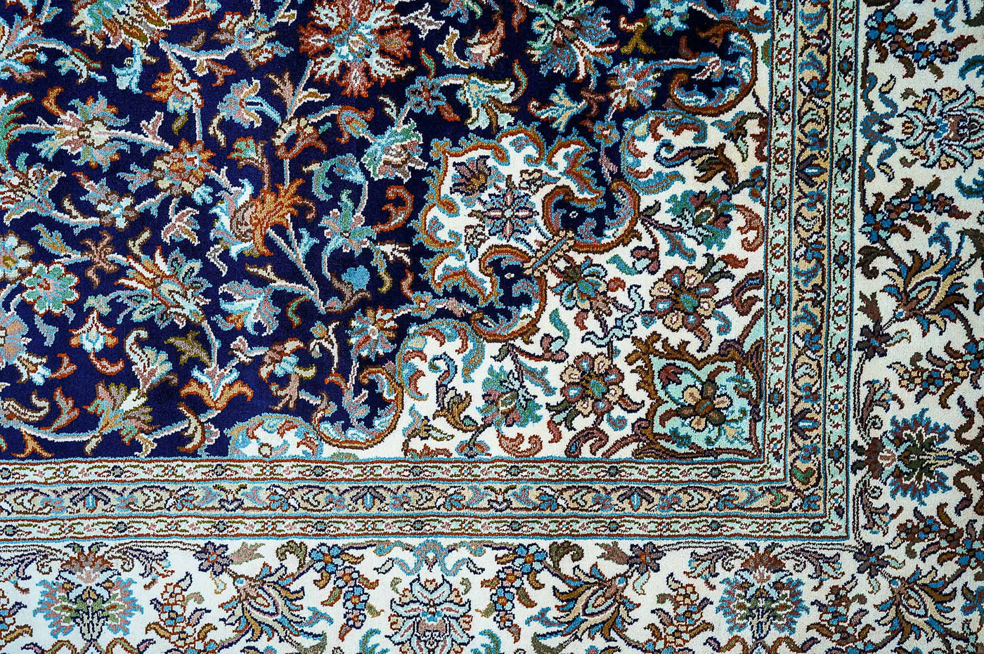 Pure Silk Kashmiri Carpet 4ft * 6ft (48" * 72")