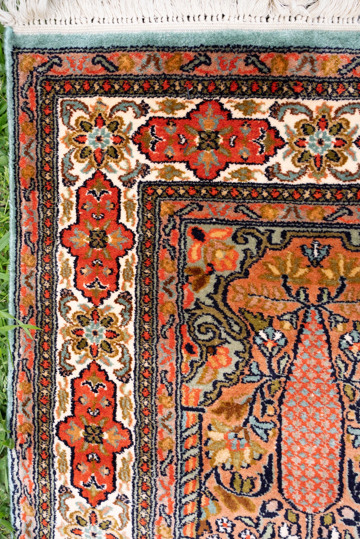 2.5ft x 4ft: Hand Knotted Mulberry silk on silk Kashmiri Carpet