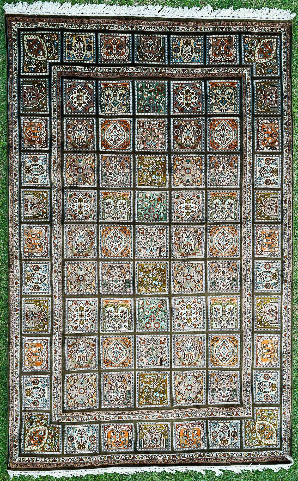 Pure Silk Kashmiri Carpet 4ft* 6ft (48" * 72")