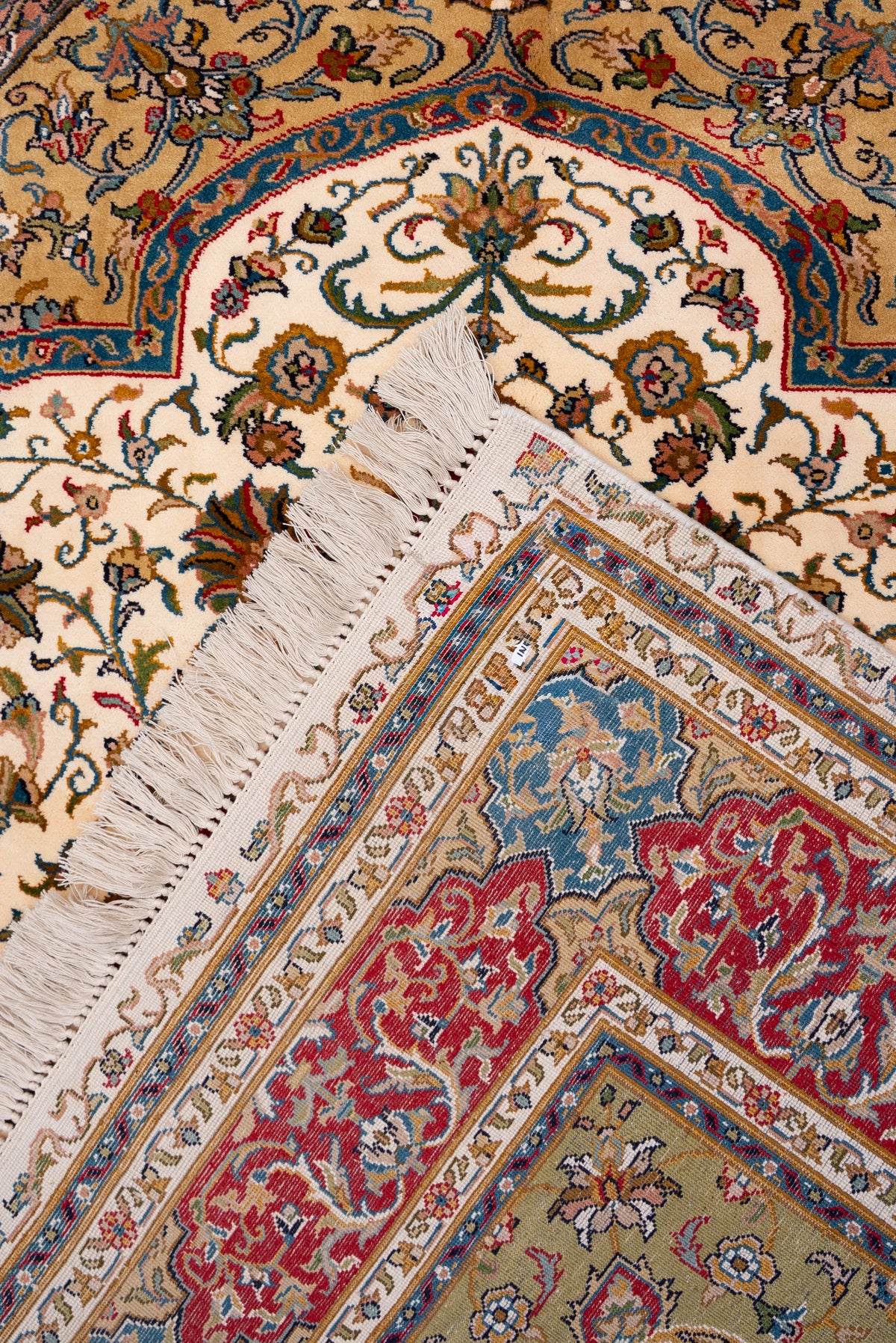 6ft x 4ft: Hand Knotted Mulberry silk on silk Kashmiri Carpet