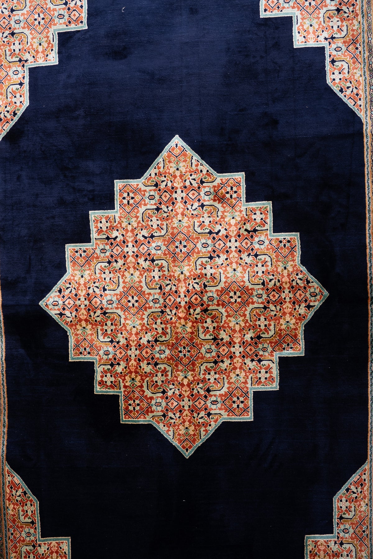 6ft x 4ft: Hand Knotted Mulberry silk on silk Kashmiri Carpet