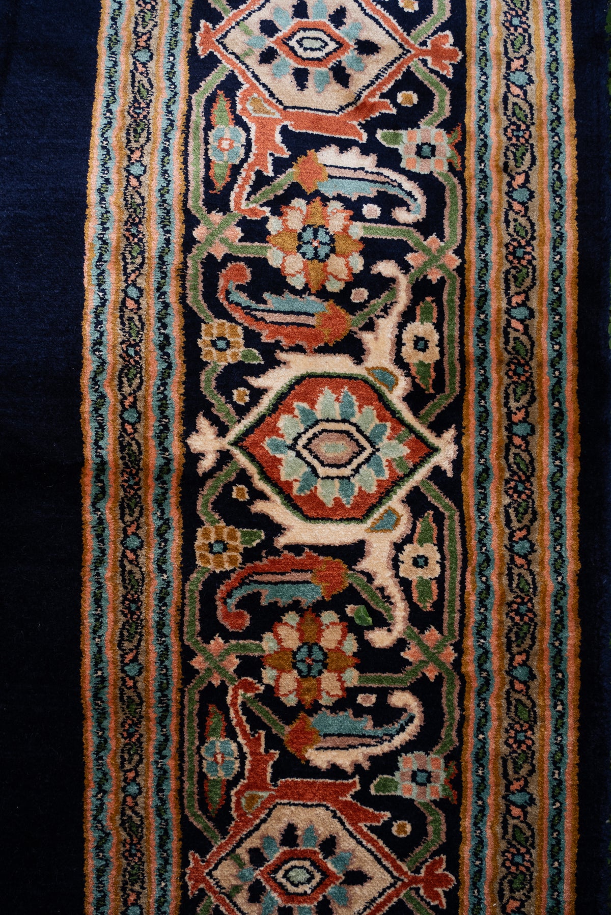 6ft x 4ft: Hand Knotted Mulberry silk on silk Kashmiri Carpet