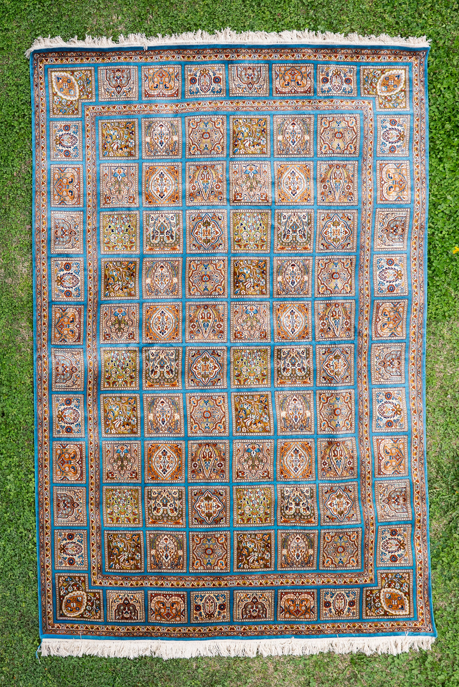 7ft x 5ft Hand Knotted Mulberry silk on silk Kashmiri Carpet