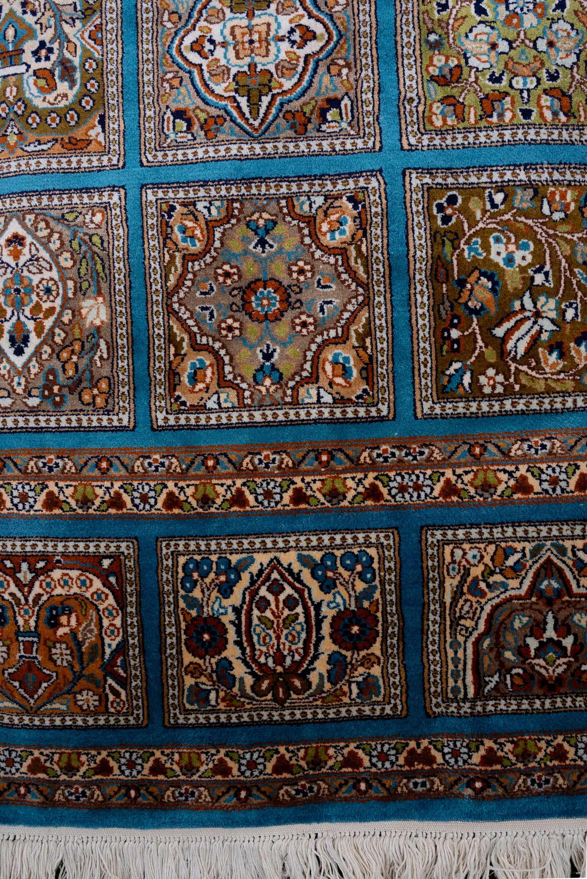 7ft x 5ft Hand Knotted Mulberry silk on silk Kashmiri Carpet