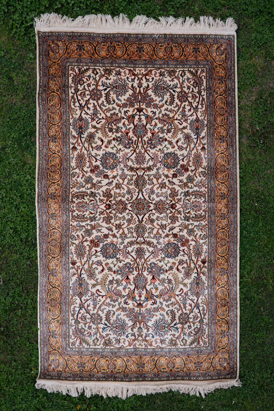 5ft x 3ft Hand Knotted Mulberry silk on silk Kashmiri Carpet