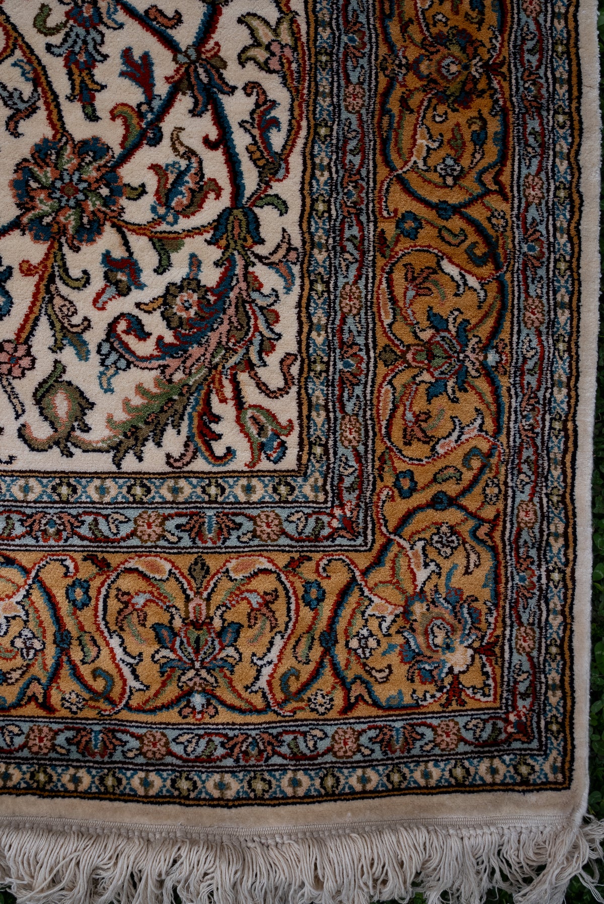 5ft x 3ft Hand Knotted Mulberry silk on silk Kashmiri Carpet