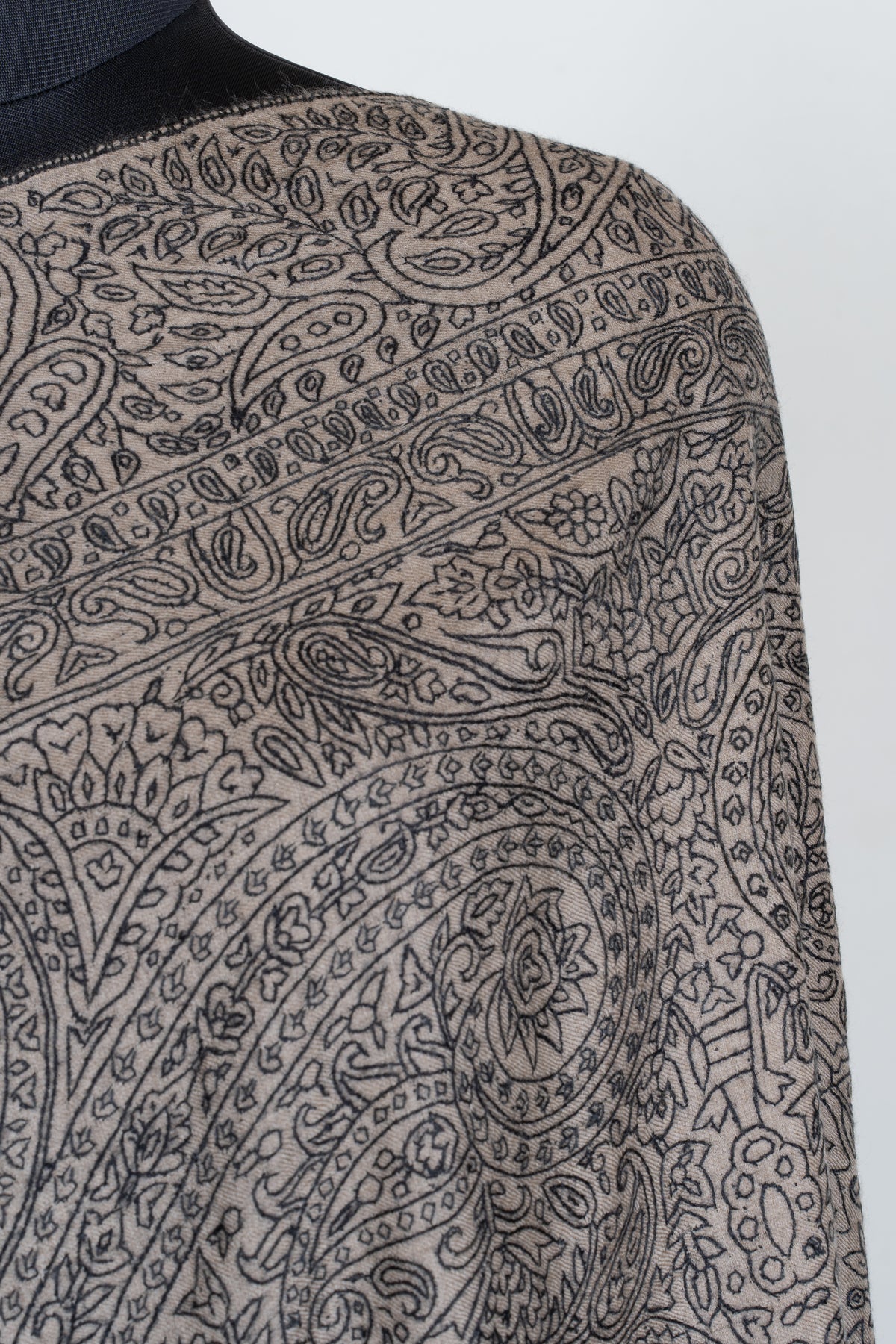 2.5 yards Pure Pashmina Shawl with Sozni Hand Embroidered Paisley Tapestry
