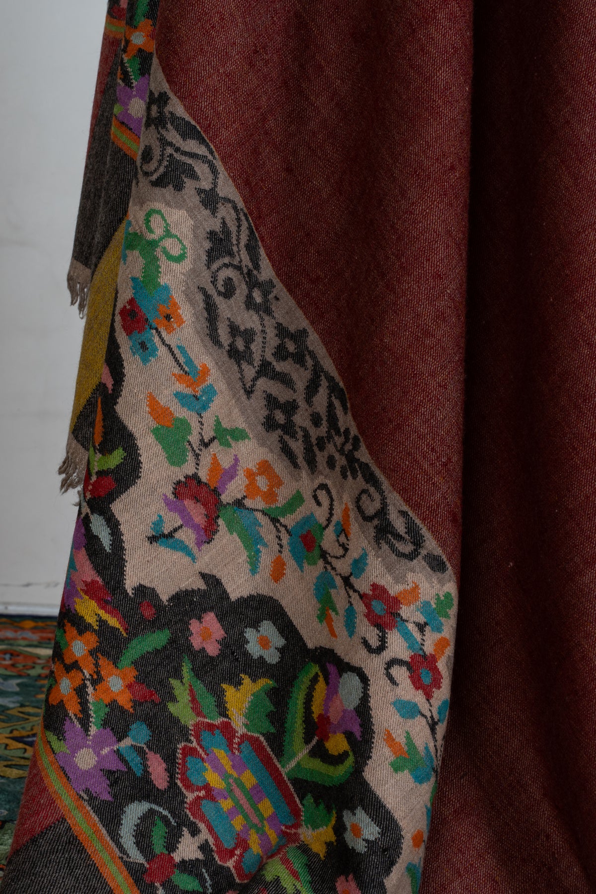 3 yards reversible Kani Pure Pashmina Shawl with Vibrant Floral Accents