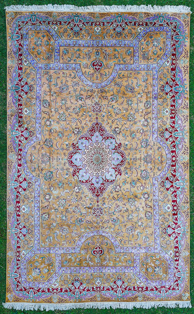 Pure Silk Kashmiri Carpet 6ft * 9ft (72" * 108")