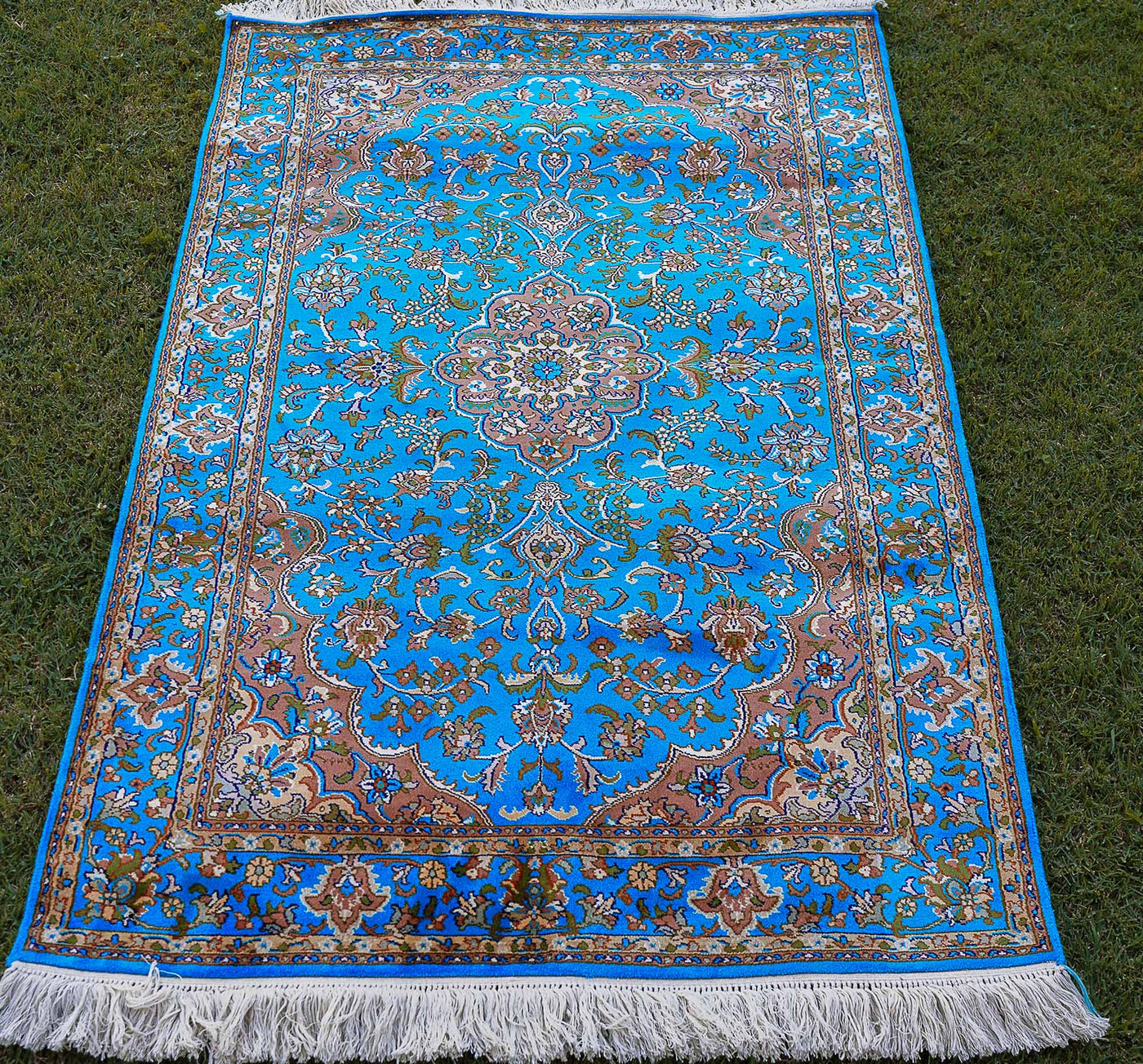 Pure Silk Kashmiri Carpet 2.5ft* 4ft (30" * 48")