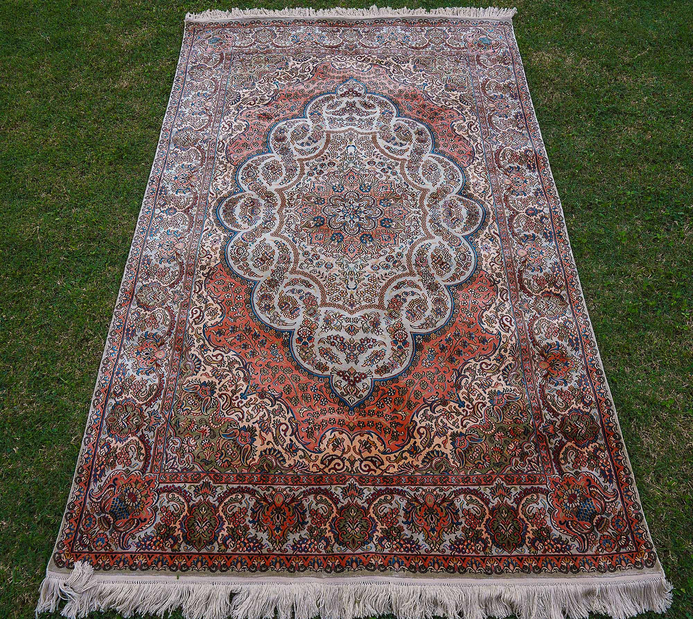 Pure Silk Kashmiri Carpet 4ft * 6ft (48" * 72")