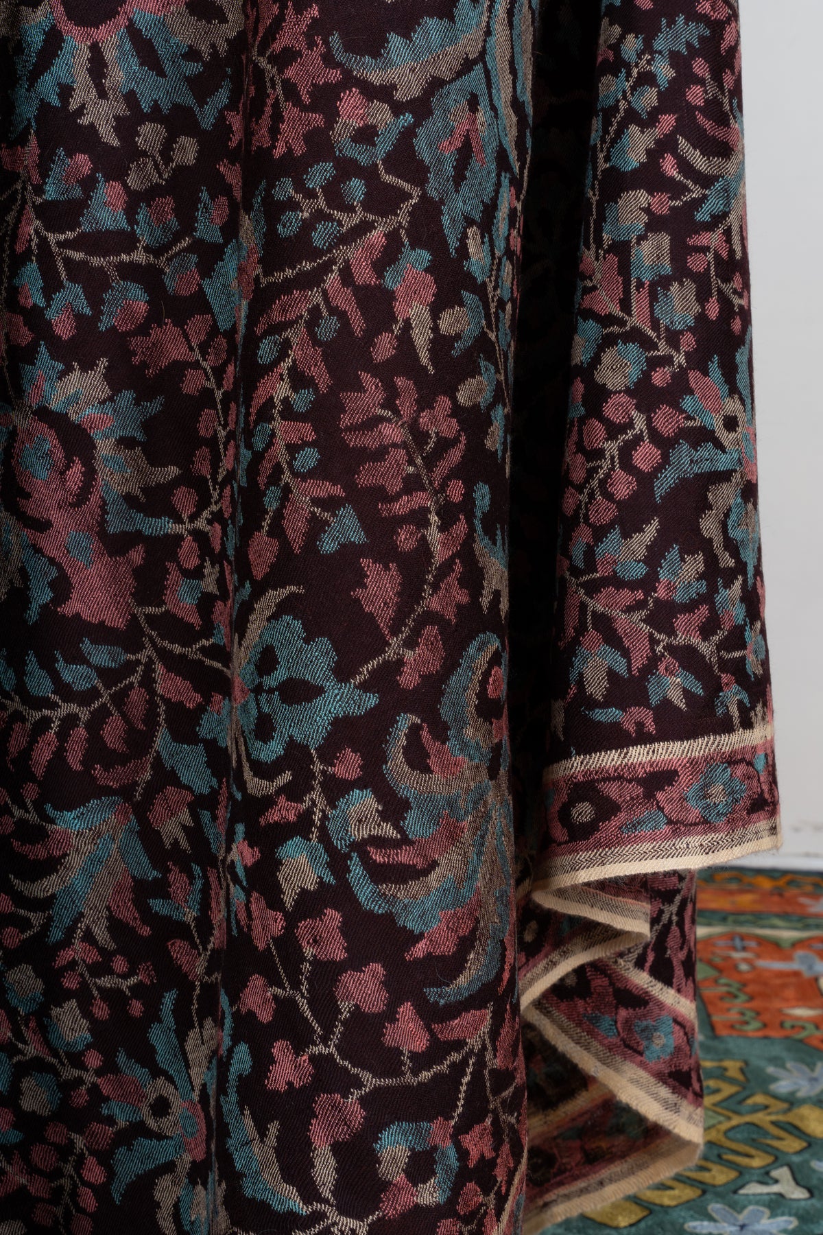 3 Yards Pure Pashmina Kani shawl with Rose and Blue Florals