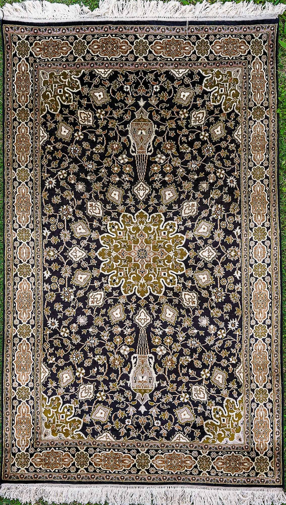 Pure Silk Kashmiri Carpet 2.5ft * 4ft (30" * 48")