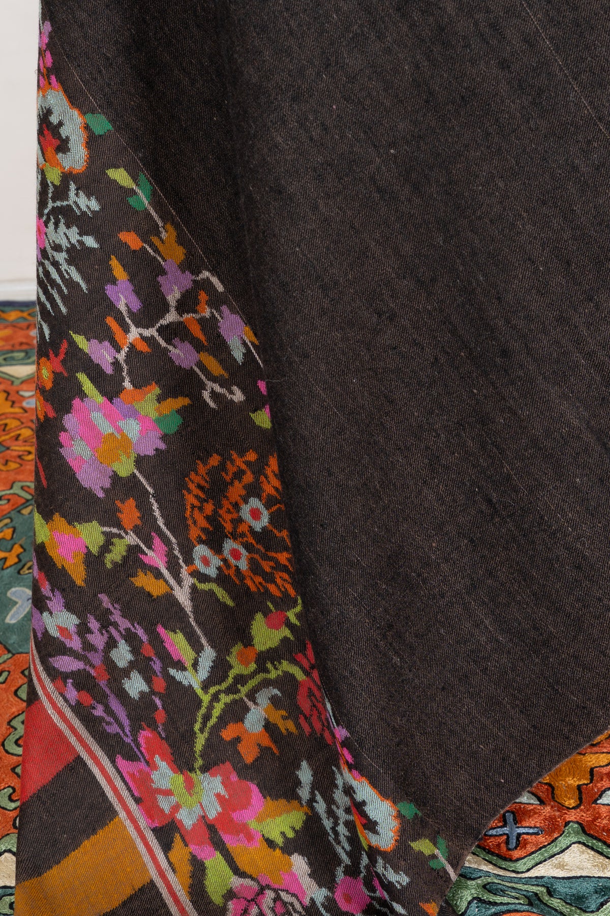 3 yards Reversible Pure Pashmina Shawl with Kani Woven Vibrant Floral Borders in Deep Charcoal and Warm Taupe