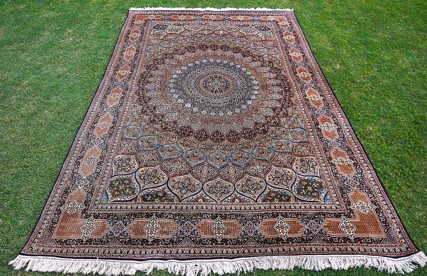 Pure Silk Kashmiri Carpet 6ft* 9ft (72" * 108")