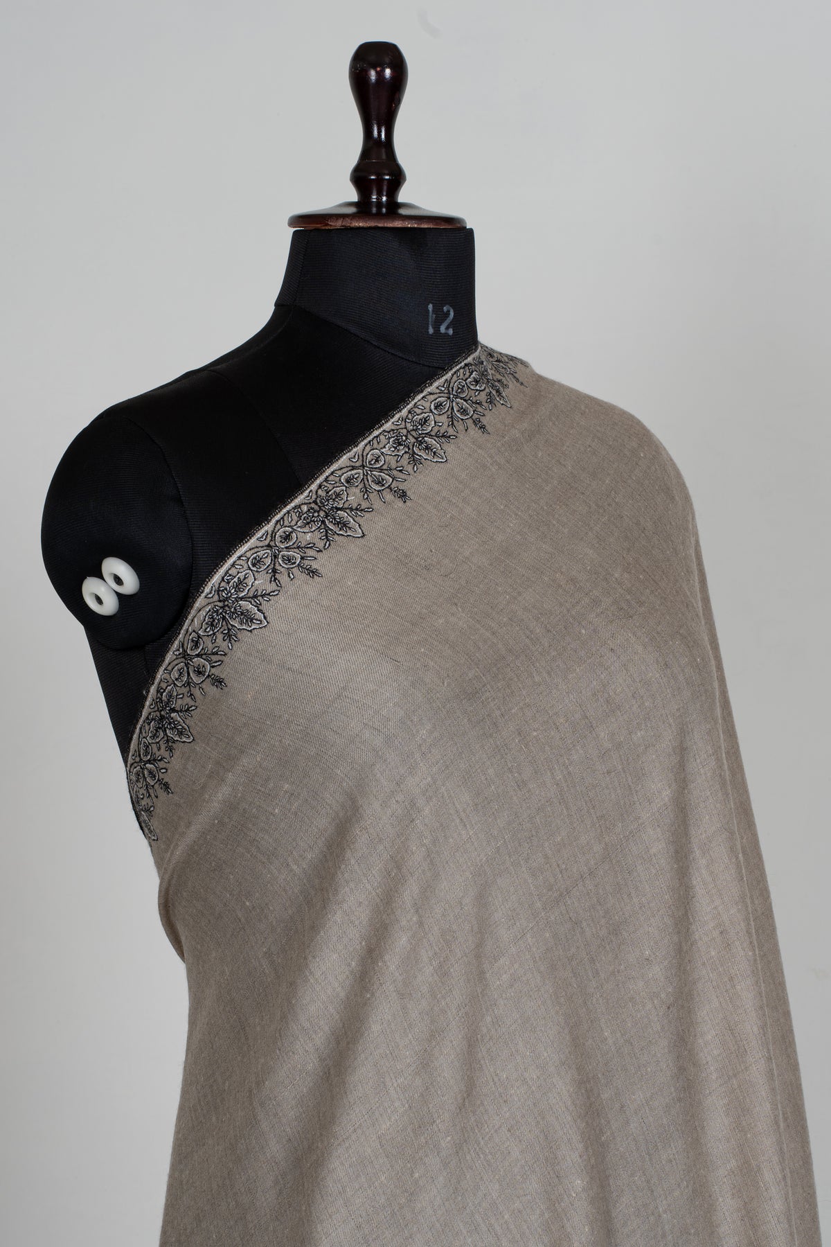 3 Yards Silver Fern Elegance Pure Pashmina Shawl with Sozni Hand Embroidered Floral Corners