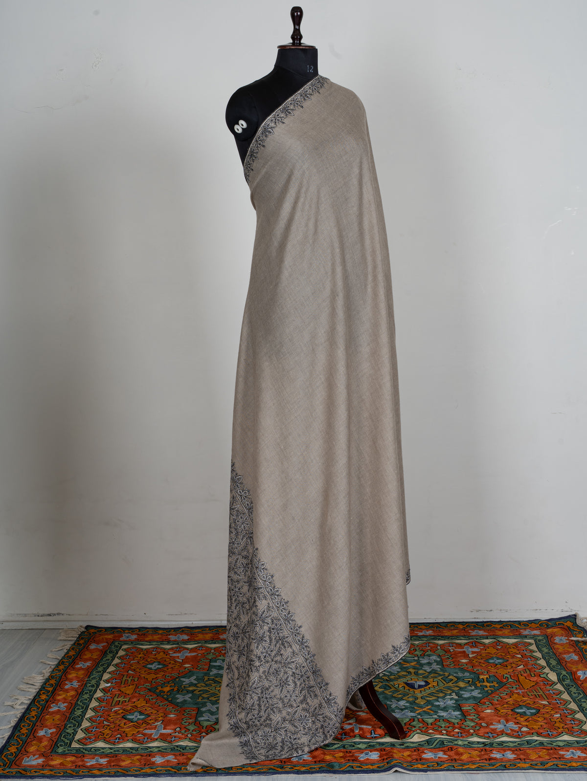 3 Yards Silver Fern Elegance Pure Pashmina Shawl with Sozni Hand Embroidered Floral Corners