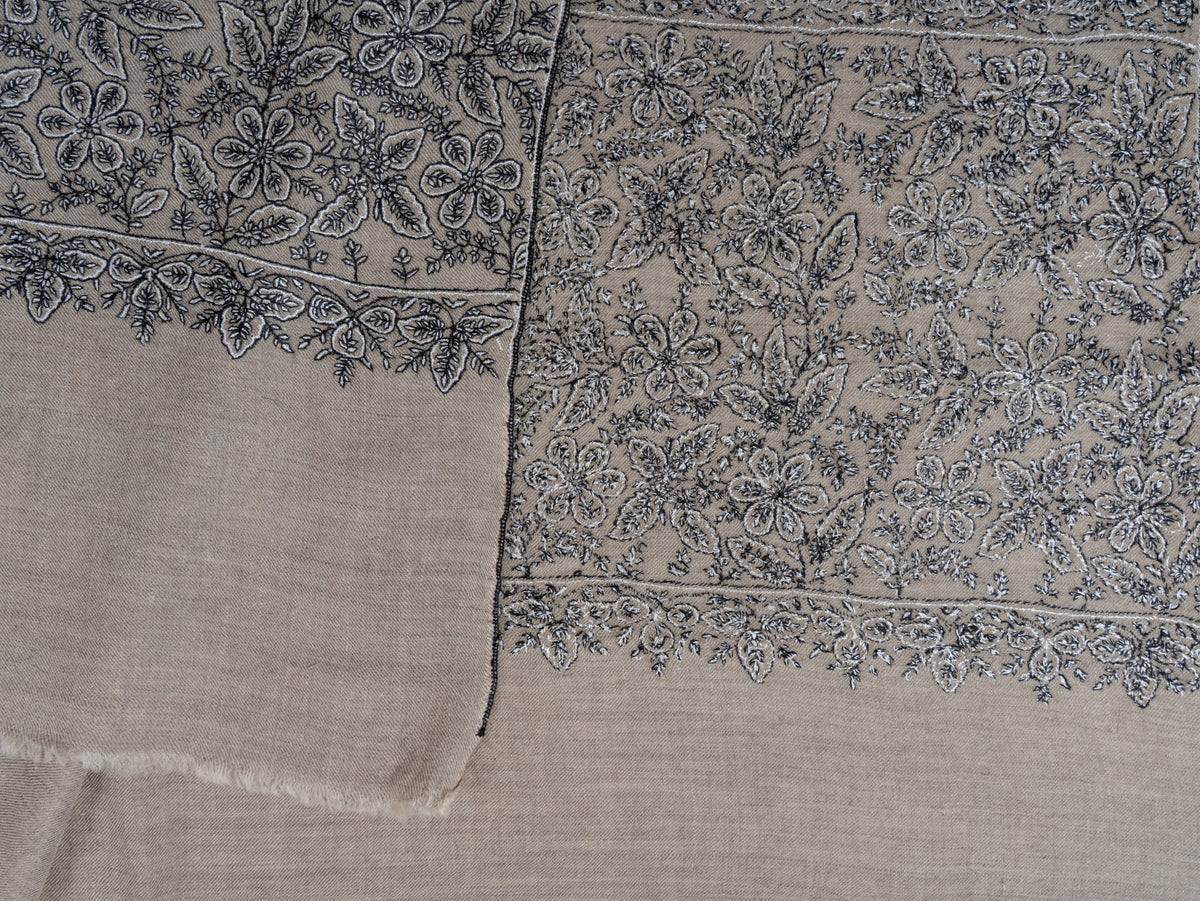 3 Yards Silver Fern Elegance Pure Pashmina Shawl with Sozni Hand Embroidered Floral Corners