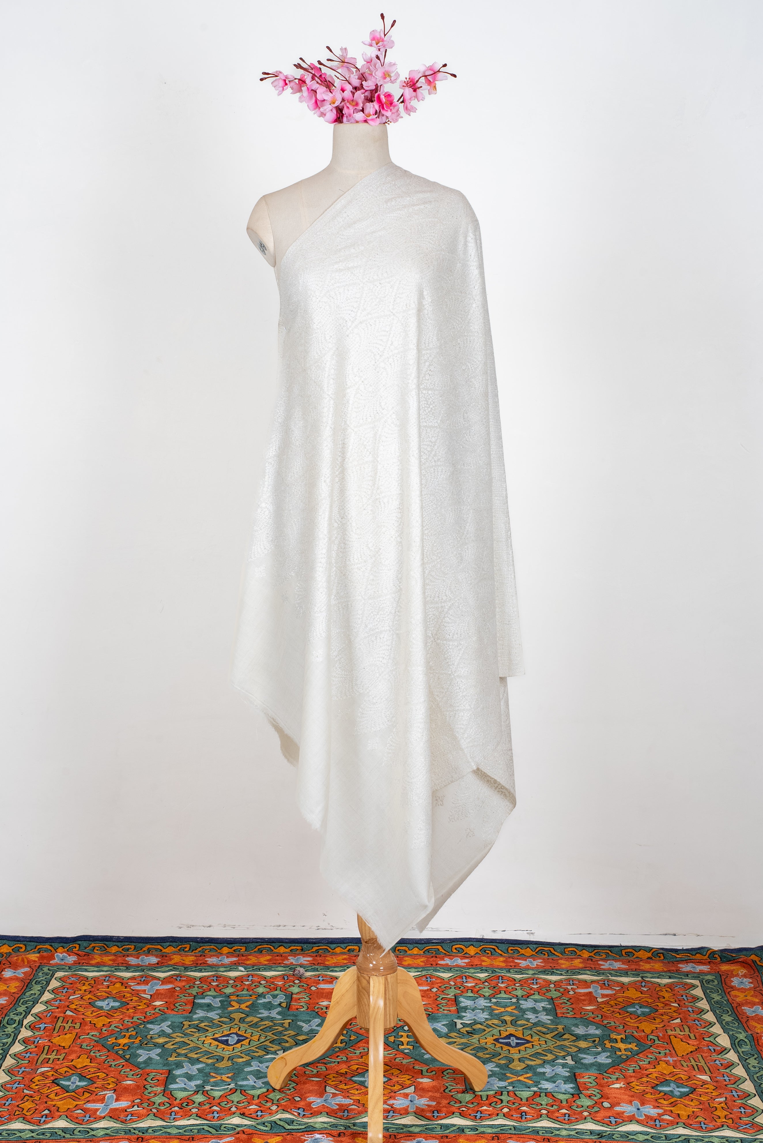 Pure Silk Thread Sozni Embroidered Pure Pashmina Shawl — Safed Resham ...