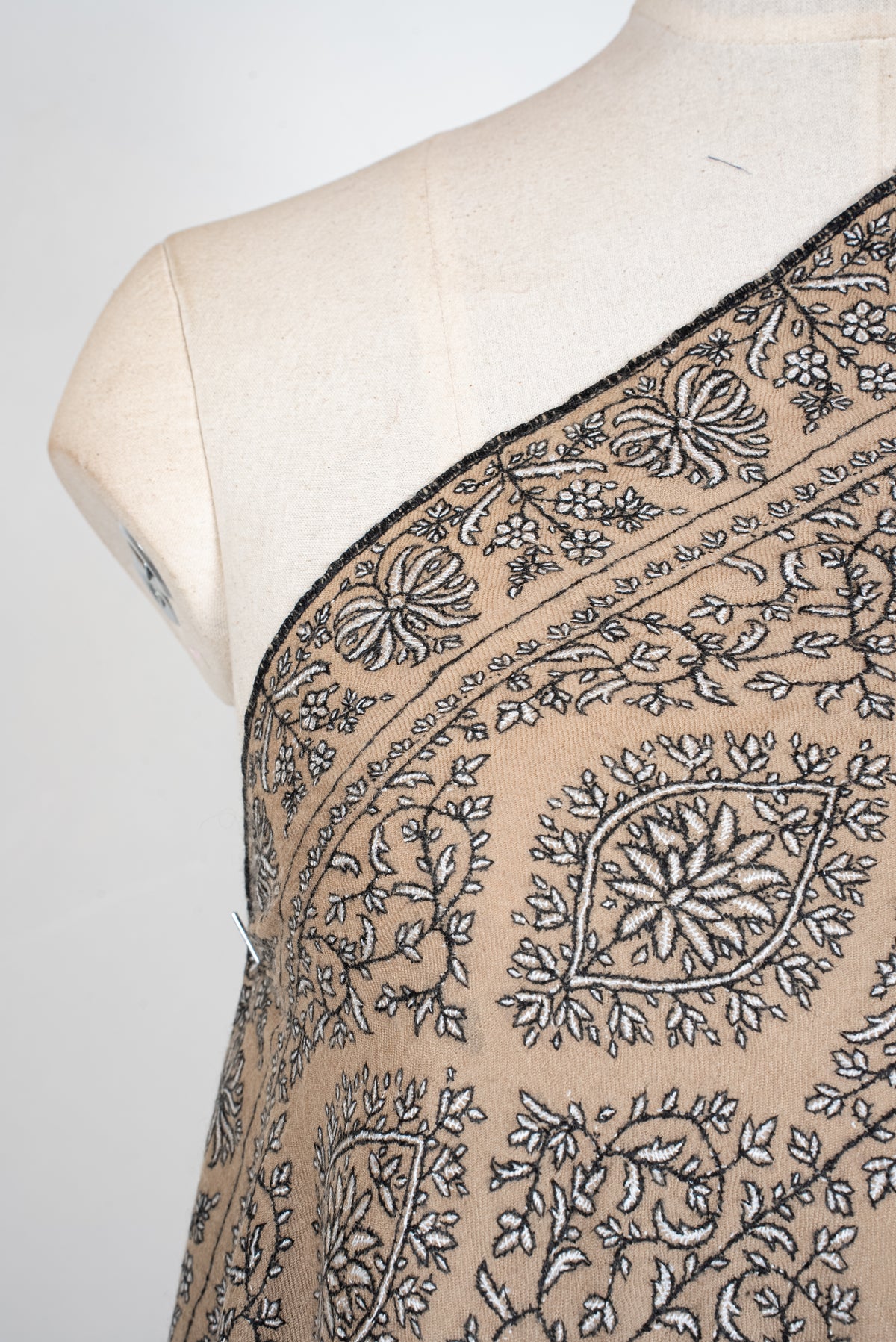 Sandstone Mosaic Grace: Pure Pashmina Hand Embroidered Shawl