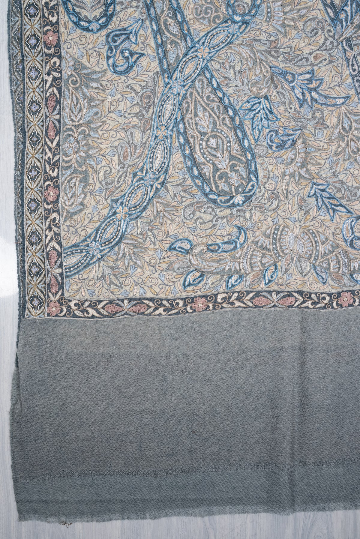 Frosted Paisley Reverie: Pure Pashmina Hand Embroidered Shawl