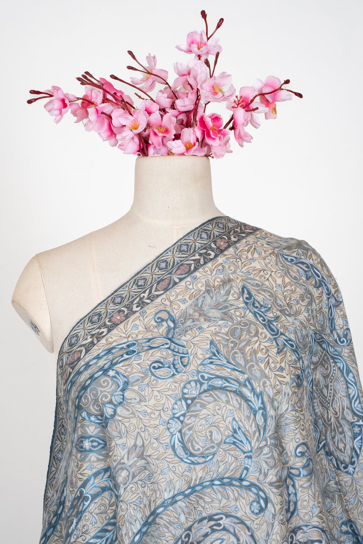 Frosted Paisley Reverie: Pure Pashmina Hand Embroidered Shawl