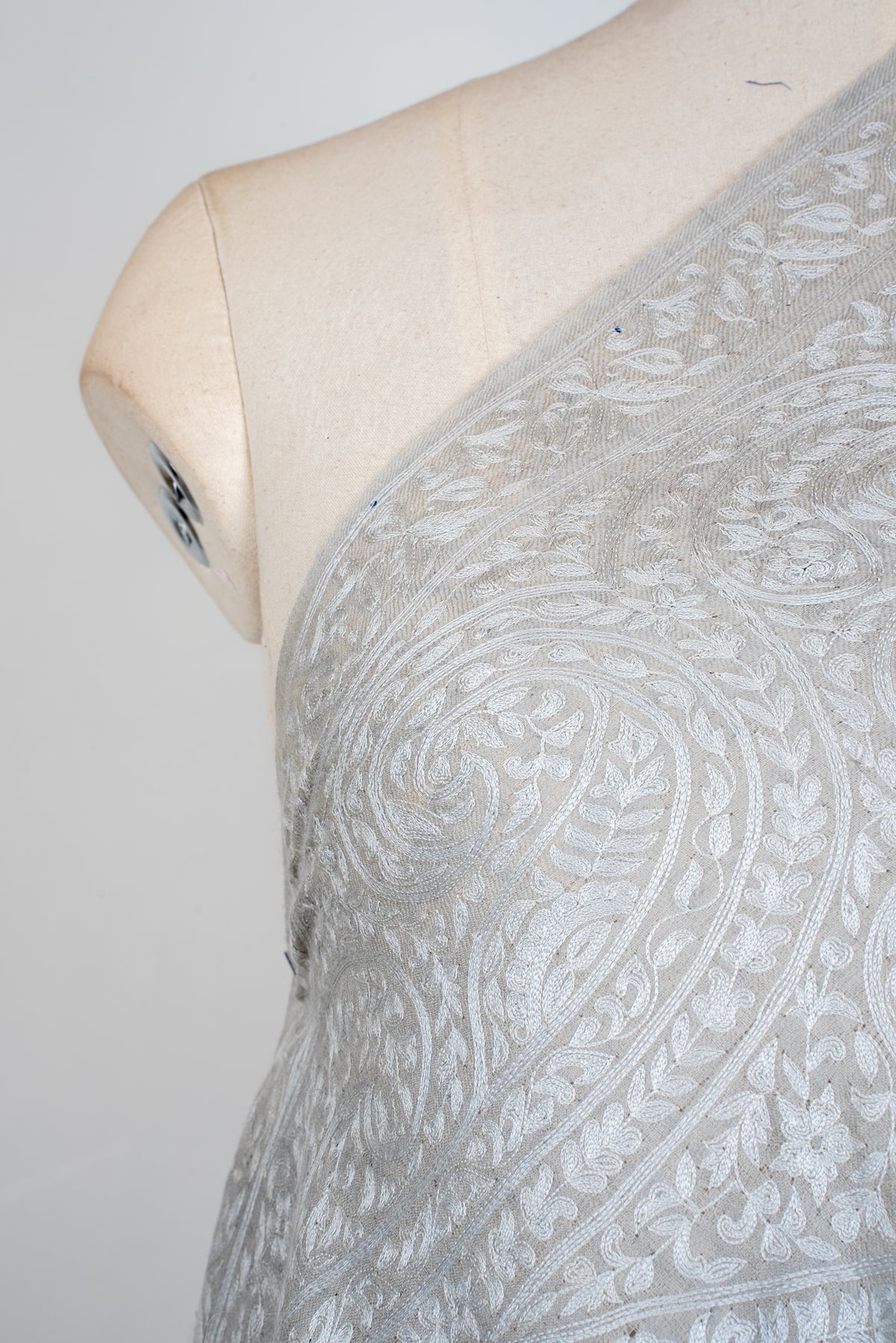 Monochrome Noor Paisley: Pure Pashmina Hand Embroidered Jamawar Shawl