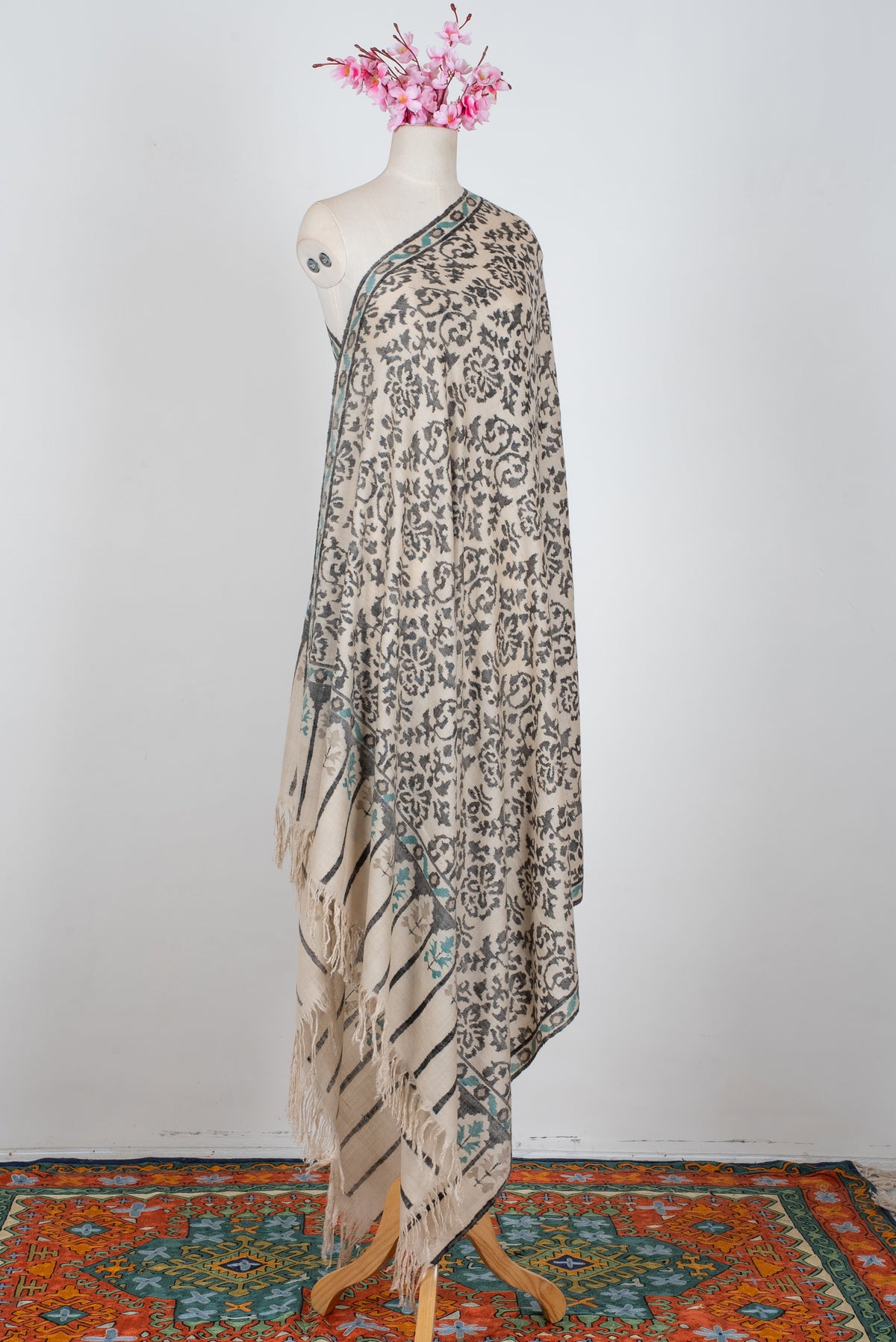 2.5 Yards Hand Woven Pure Pashmina Kani Shawl