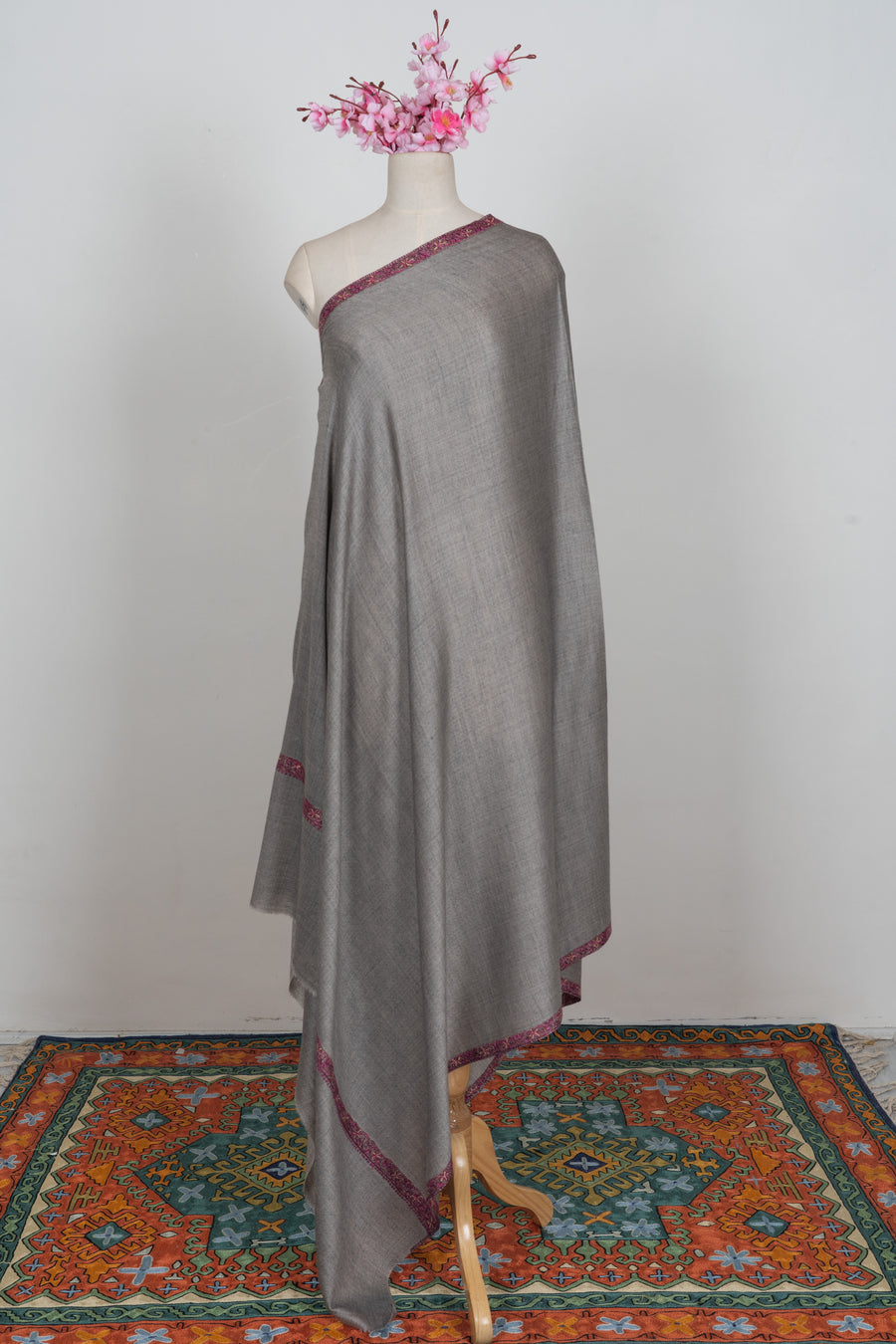 Emerald Vine Merino wool 2.5 Yards Sozni Hand Embroidered Shawl