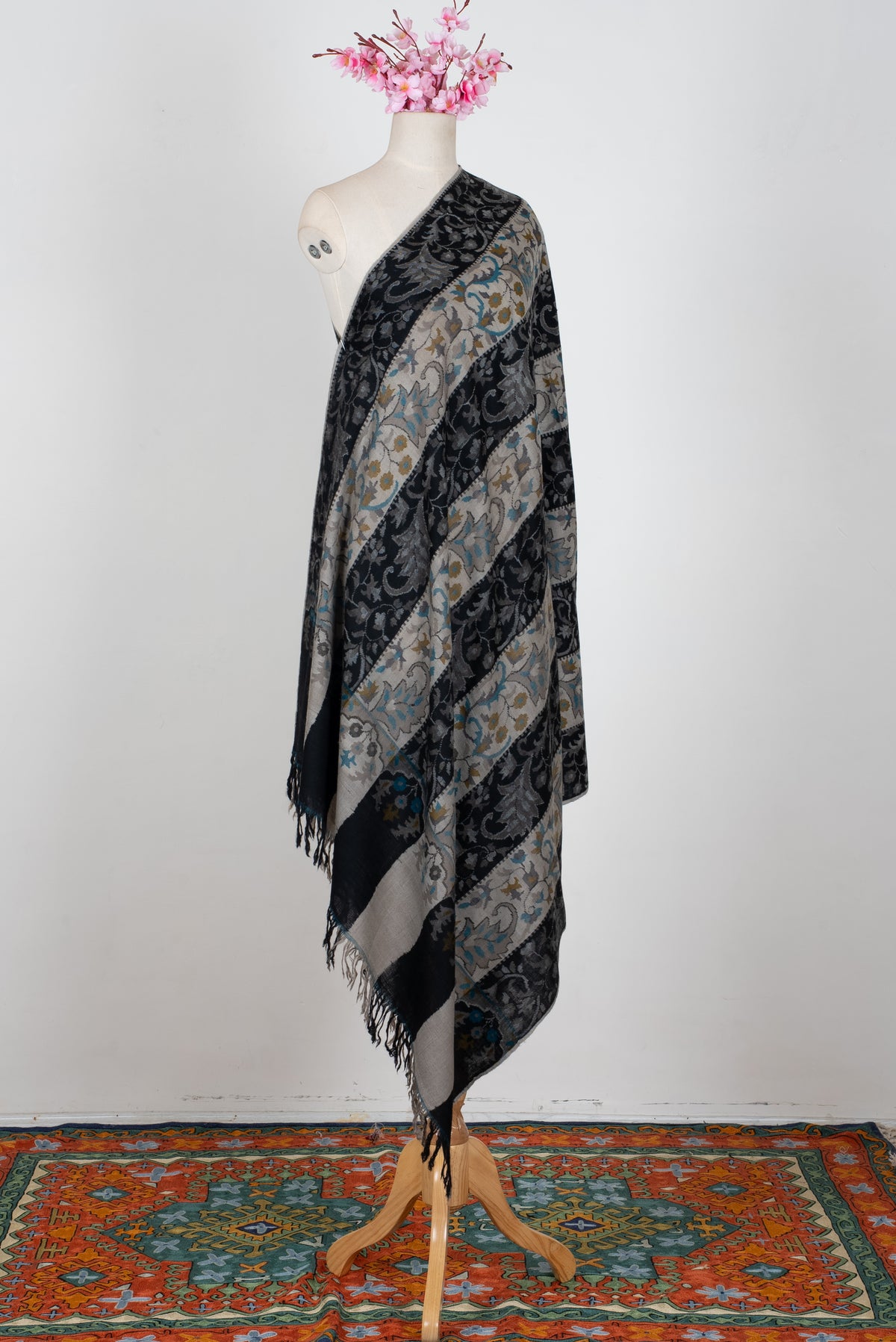 Hand Woven Pure Pashmina Kani Shawl