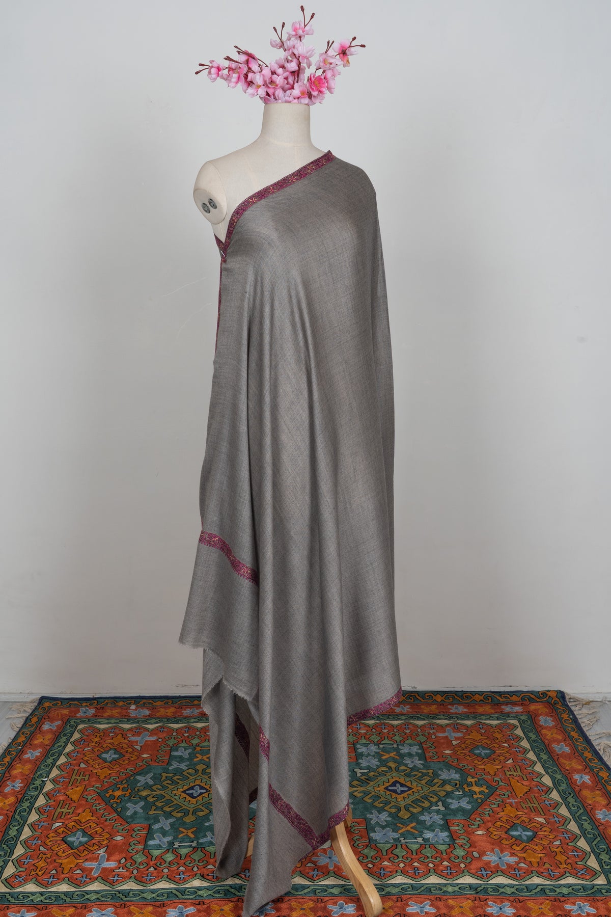 Emerald Vine Merino wool 2.5 Yards Sozni Hand Embroidered Shawl
