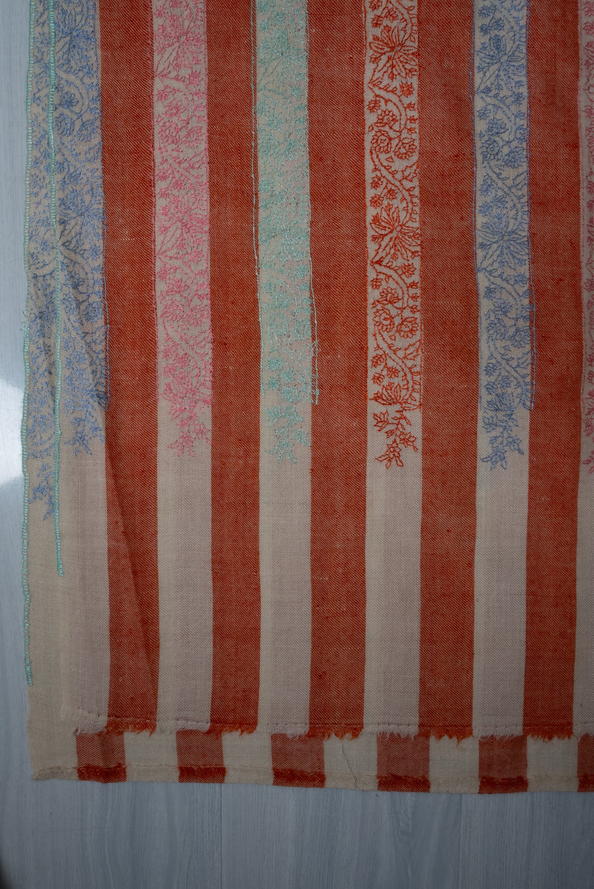 Blush Horizon Hand Embroidered Pure Pashmina Shawl