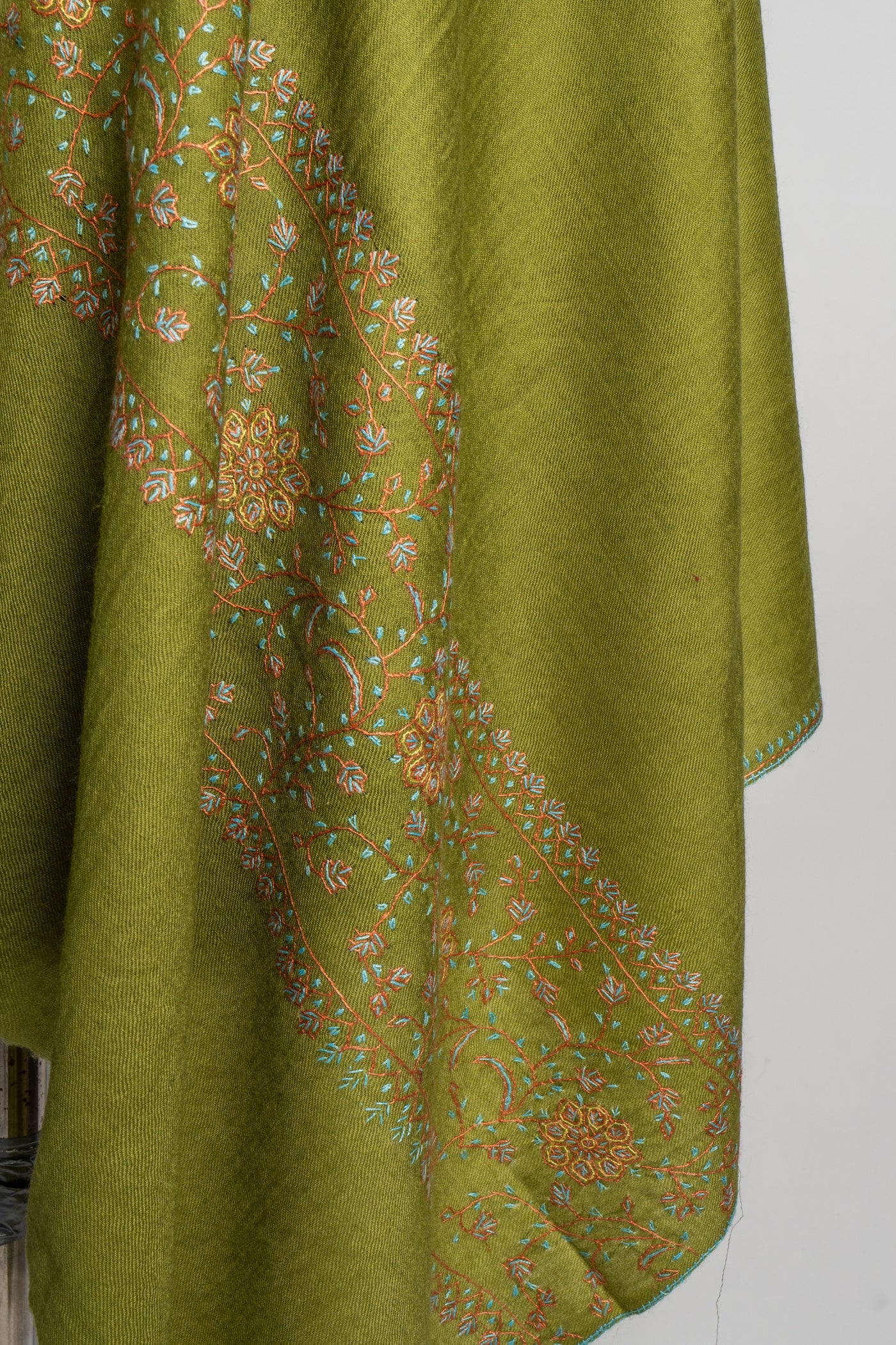 Verdant Bliss: Sozni-Embroidered Handcrafted Merino Wool Scarf