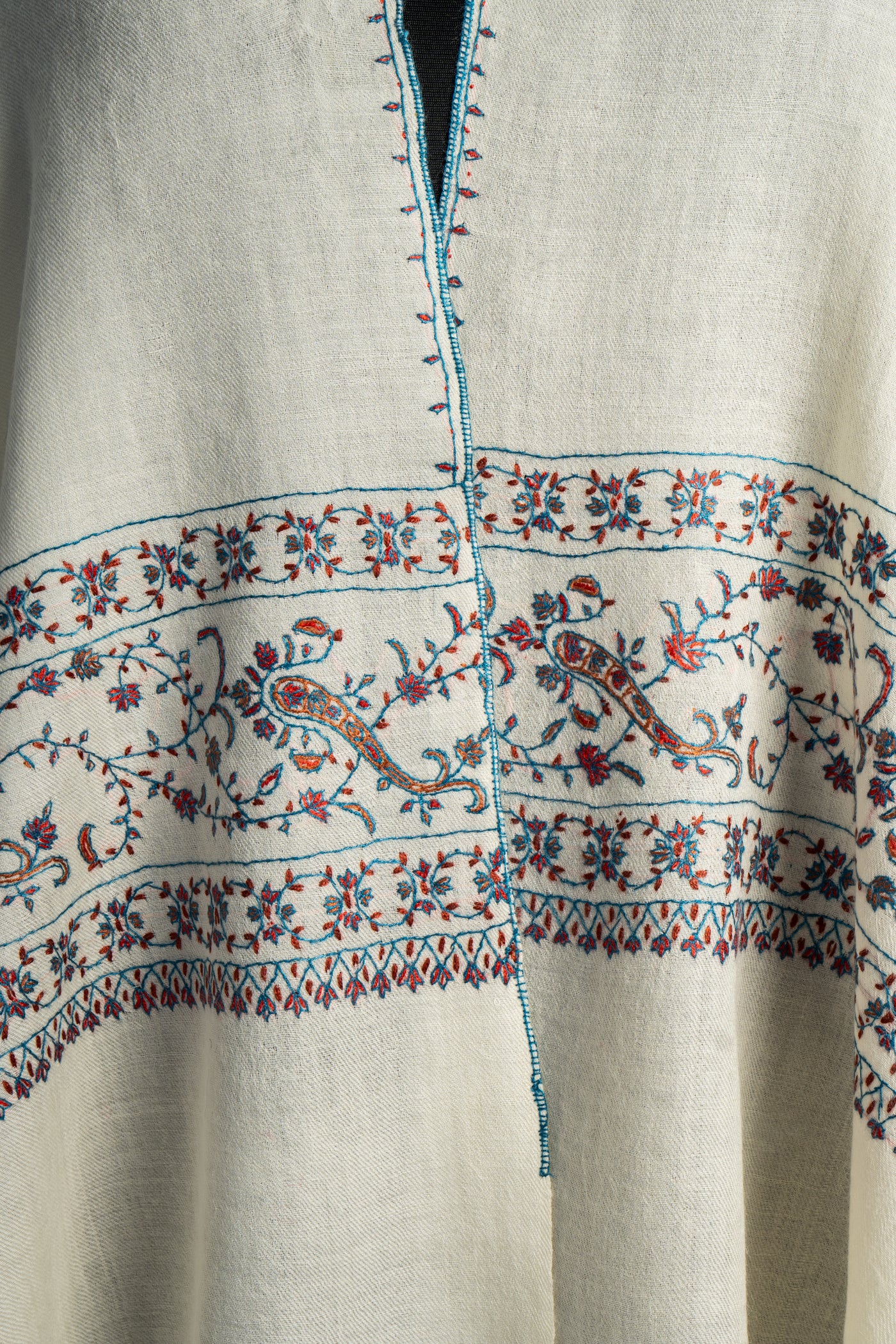 Ivory Splendor: Sozni-Embroidered Merino Wool Scarf