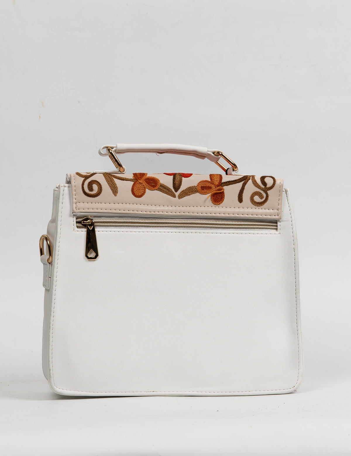 Gul-e-Safaid – Aari Embroidery Shoulder Bag