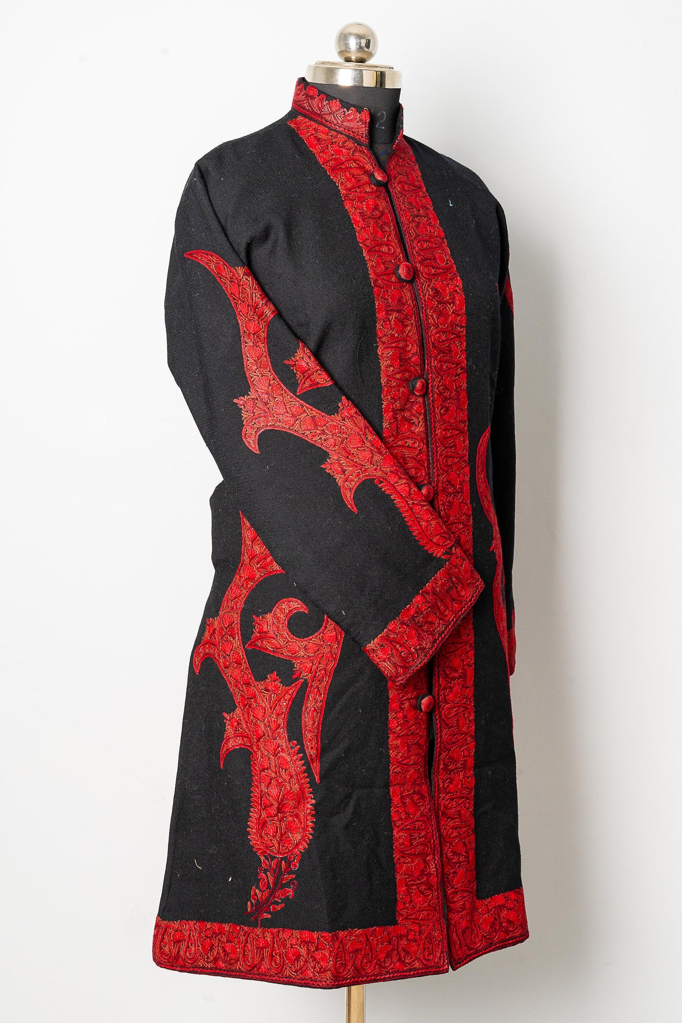 Alamdaar Elegance: Regal Aari Embroidery Jacket