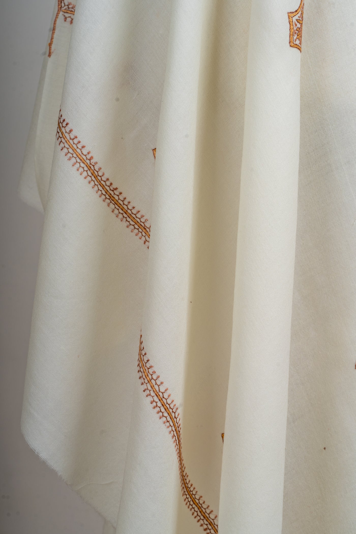 Ivory Elegance: Hand-Embroidered Sozni Merino Wool Shawl