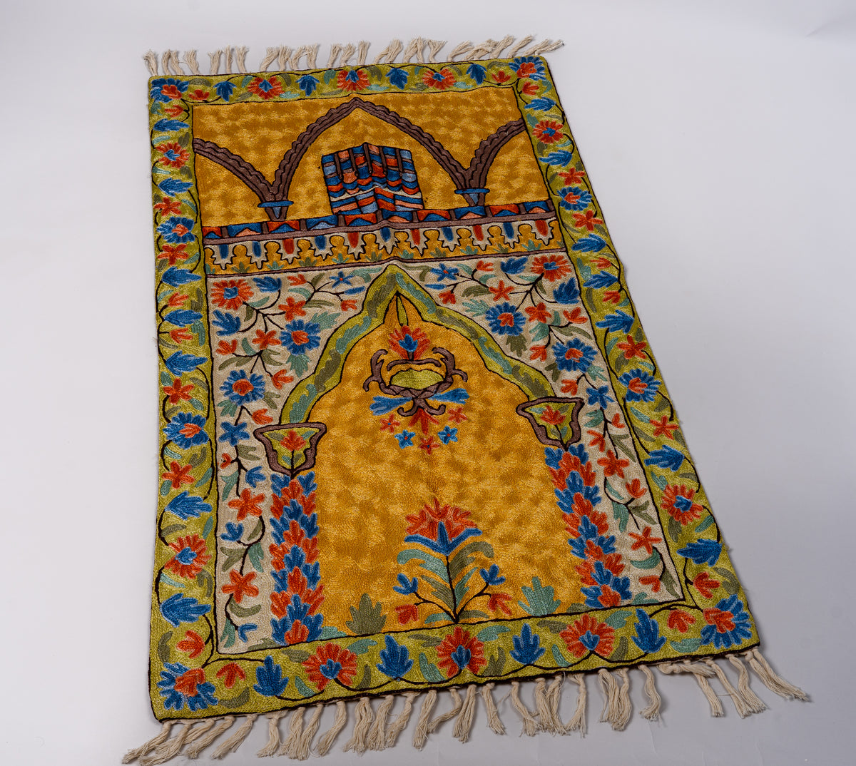 Mehrab-e-Zareen Hand-Embroidered Chain Stitch Jainimaz (Prayer Mat)