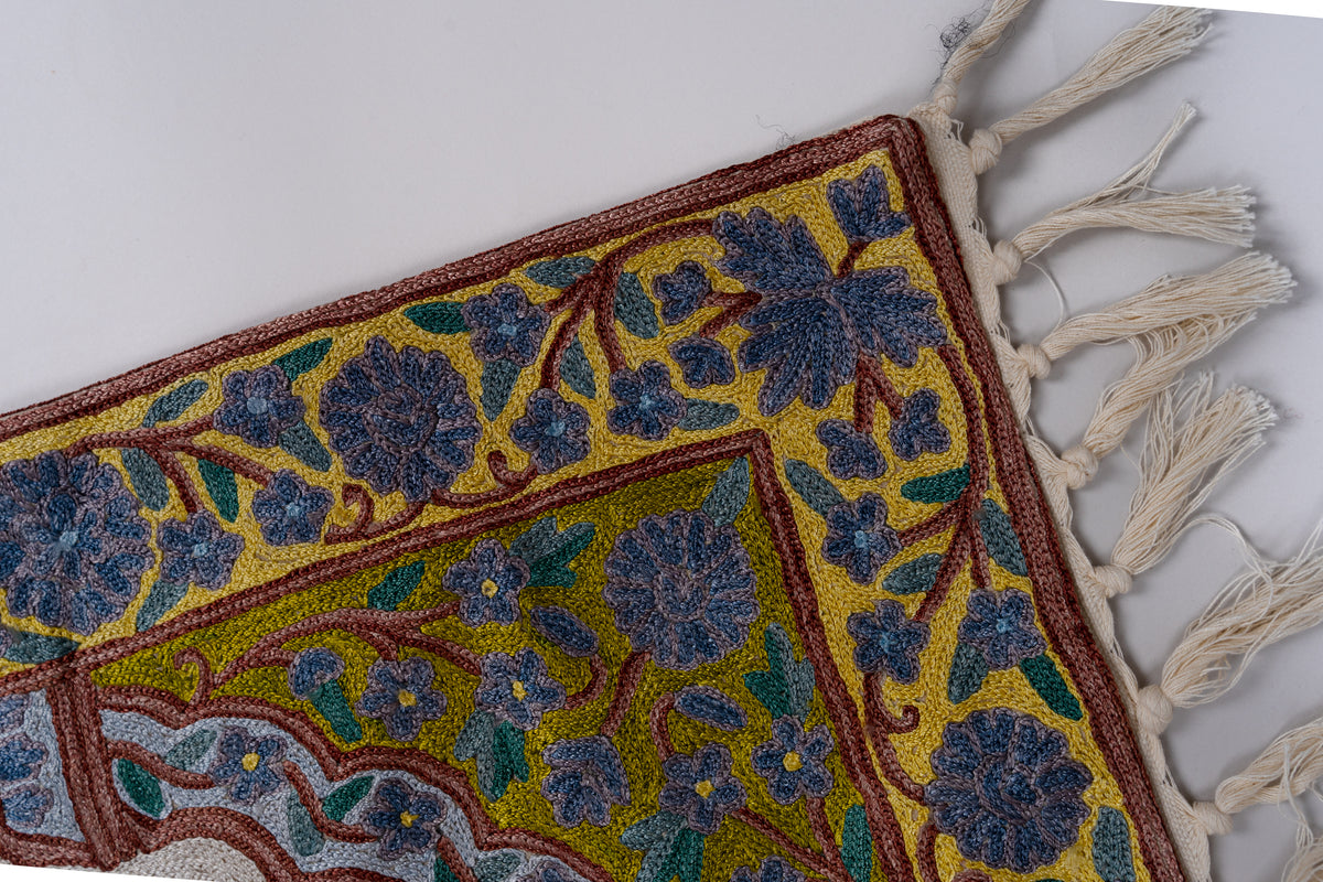 Kaaba-e-Noor Chain Stitch Hand-Embroidered Jainimaz (Prayer Mat)