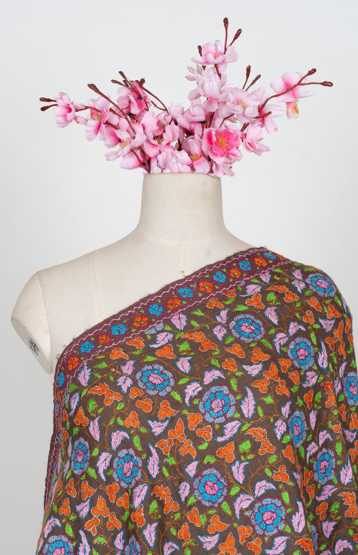 Papier-Mâché Zameen Gul Sozni Merino Stole