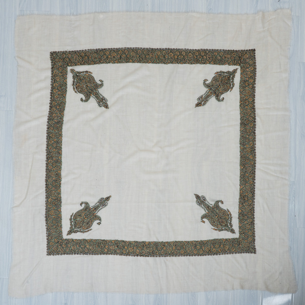 Sabr-e-Sabz Hand-Embroidered Cashmere Men's Rumal