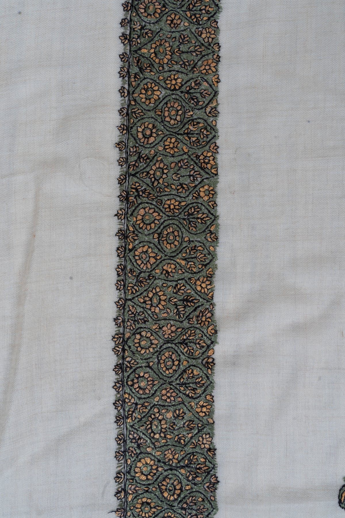 Sabr-e-Sabz Hand-Embroidered Cashmere Men's Rumal