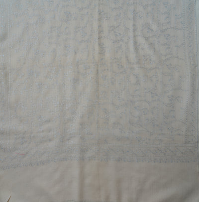 Safaid Ufaq: Hand-Embroidered Sozni Merino Wool Scarf