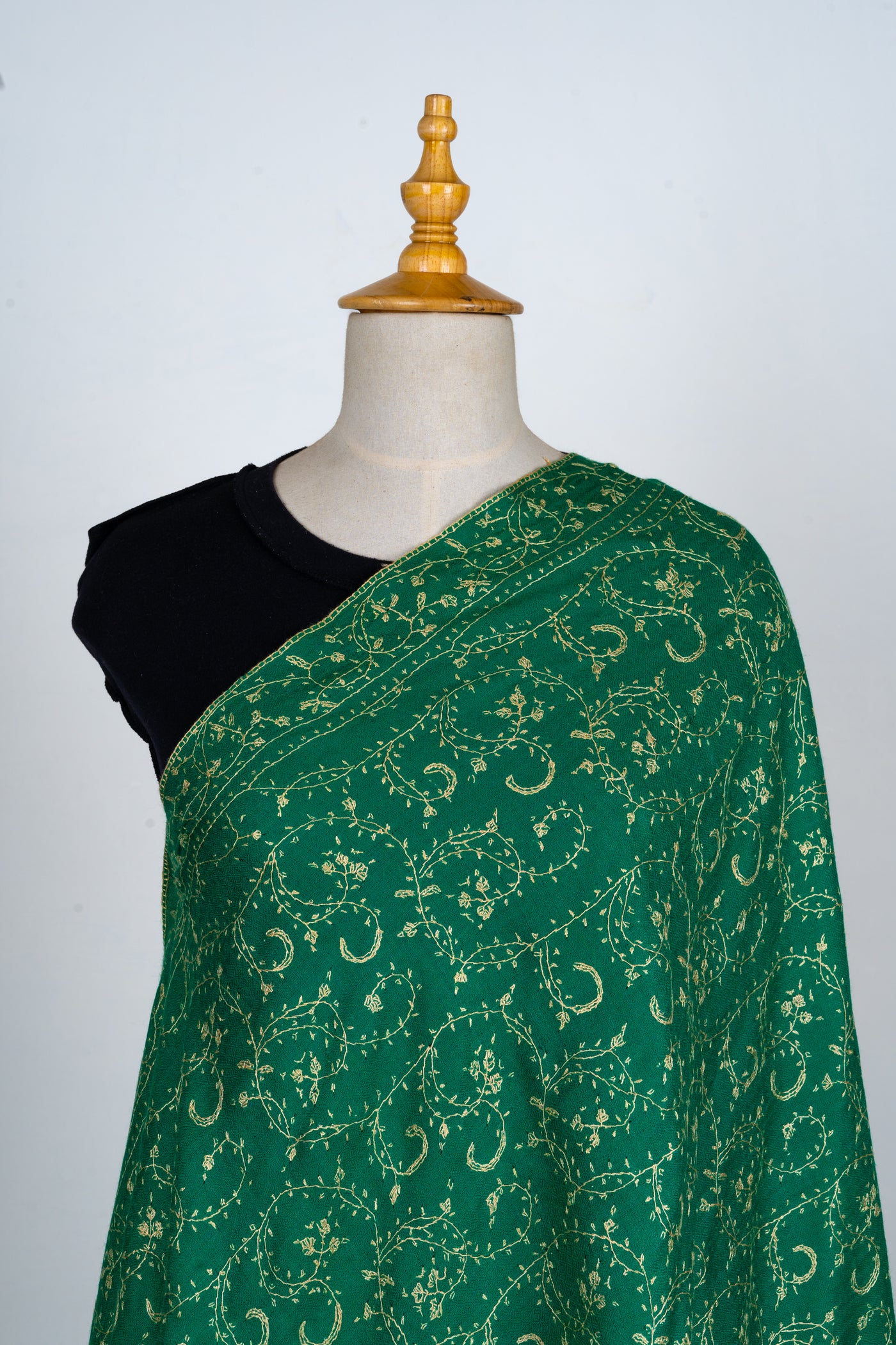 Sabz Gulshan: Sozni Hand-Embroidered Merino Wool Scarf